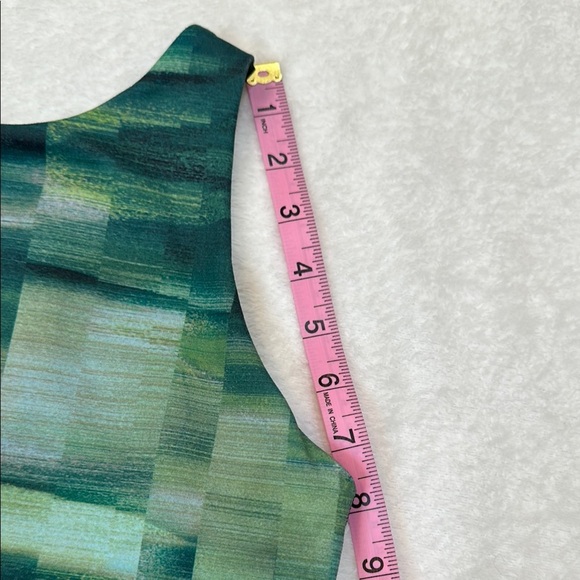 Athleta Green Fitted Crop Tank Top - Picture 4 of 12